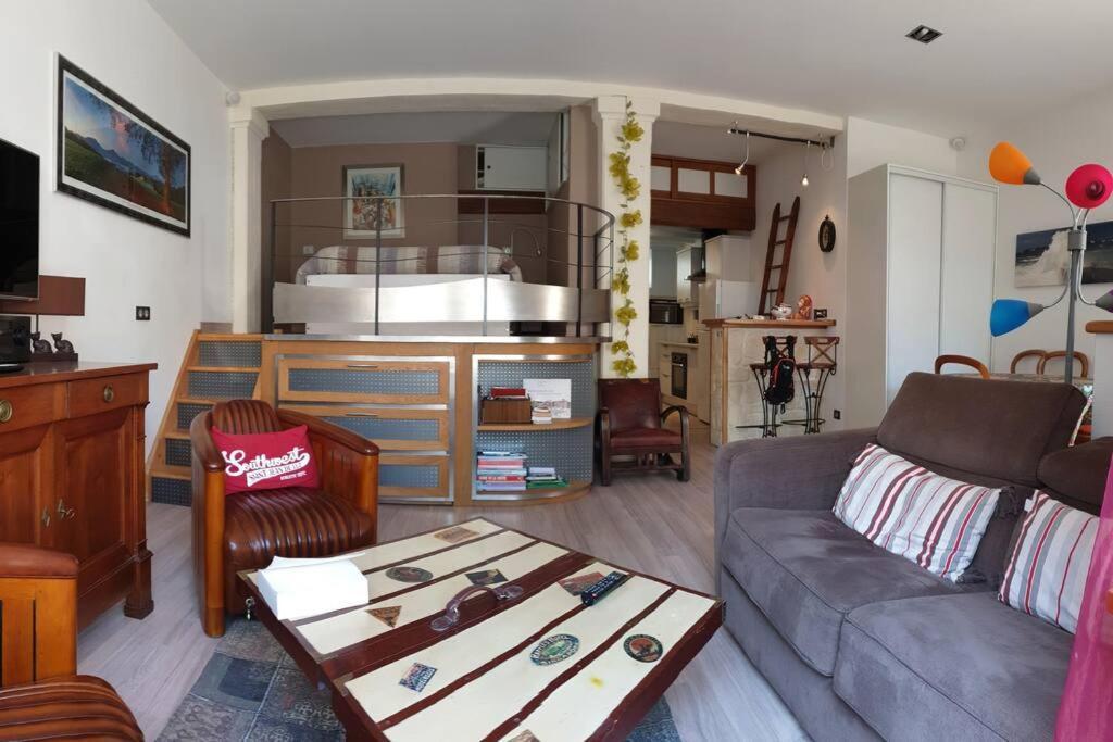 Loft Au Centre Ville, Calme, 200M De La Plage سان جان دو لوز المظهر الخارجي الصورة